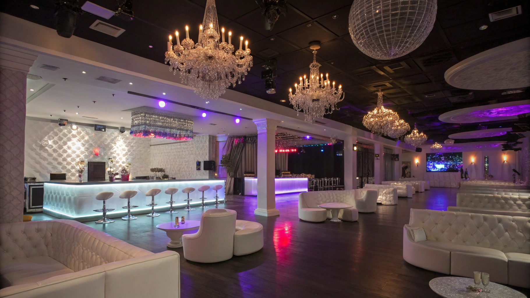 White Room Nightclub – מועדון לילה אלגנטי ויוקרתי בפאטונג, פוקט